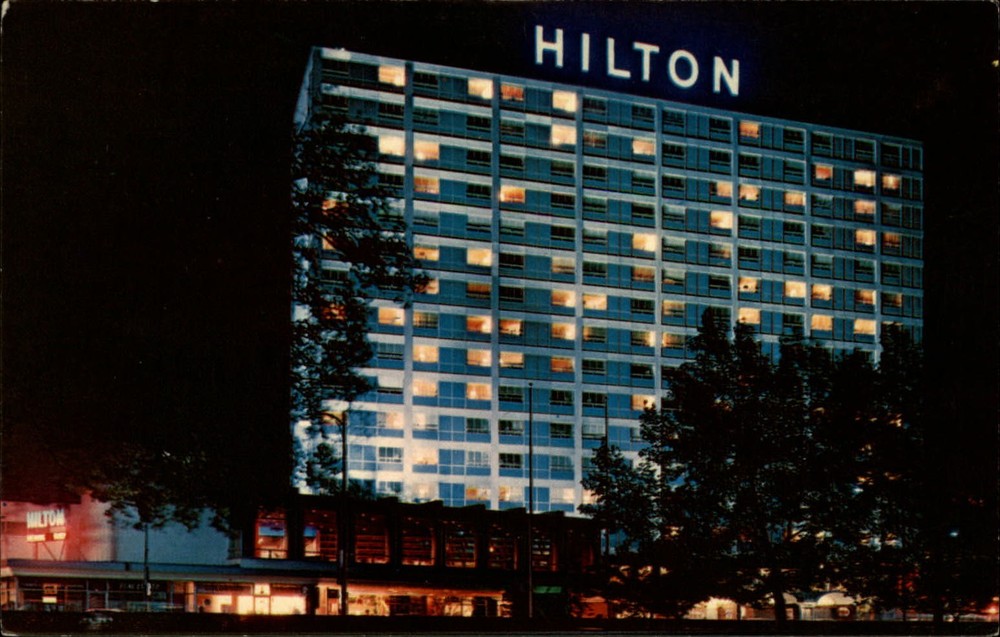 Hilton Hartford Connecticut vintage night view postcard I647