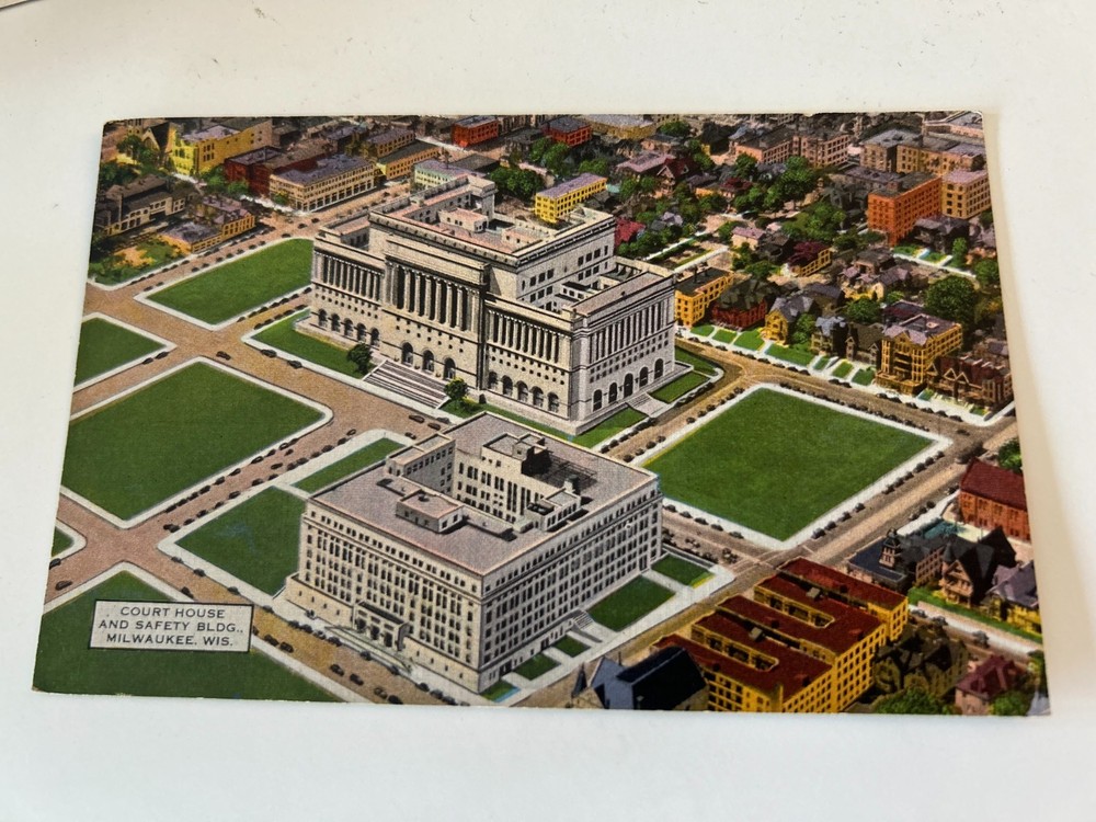 Court House and Safety Building Milwaukee Wisconsin WI Postcard