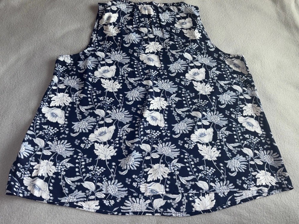 Gap Women's Blouse Size Large Blue White Floral Print Sleeveless V-Neck
