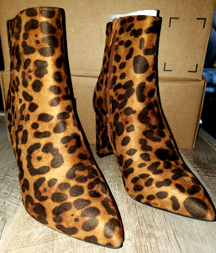 Women's Size 6 Wild Cat Print Ankle Boots with Side Zipper Heel NIB
