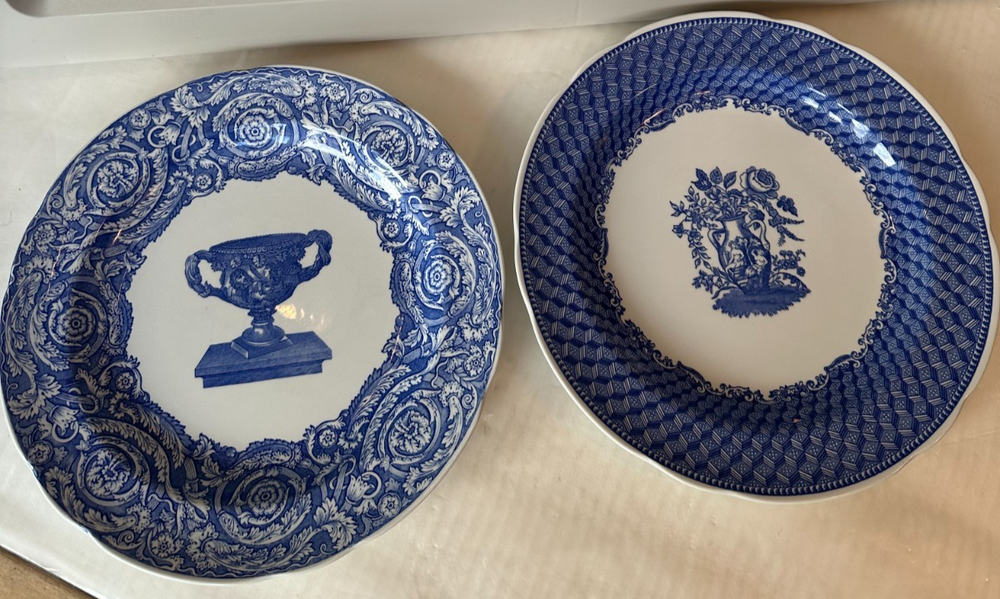Set 2 Spode Blue Room Collection Portland Vase 10 1/2 inch Dinner Plates England