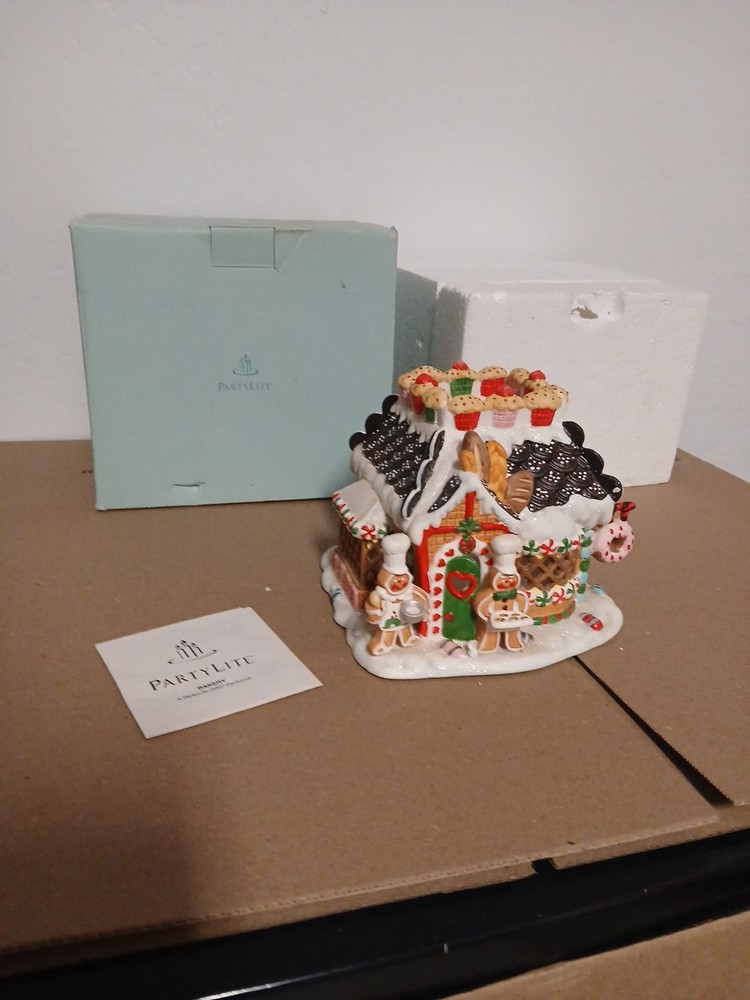 PartyLite Christmas Gingerbread Village #2 Bakery House Candle Holder New