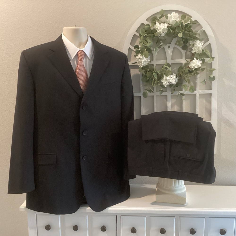 ALFANI FOR MACY’S 3 BTN ALL WOOL 2 PC SUIT 44R 40X30 BLACK STRIPED