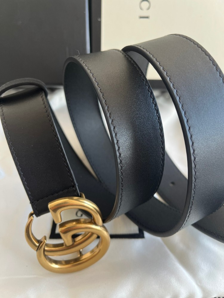Gucci GG Buckle Black Leather Belt Size 90 Fits Waist 30-32