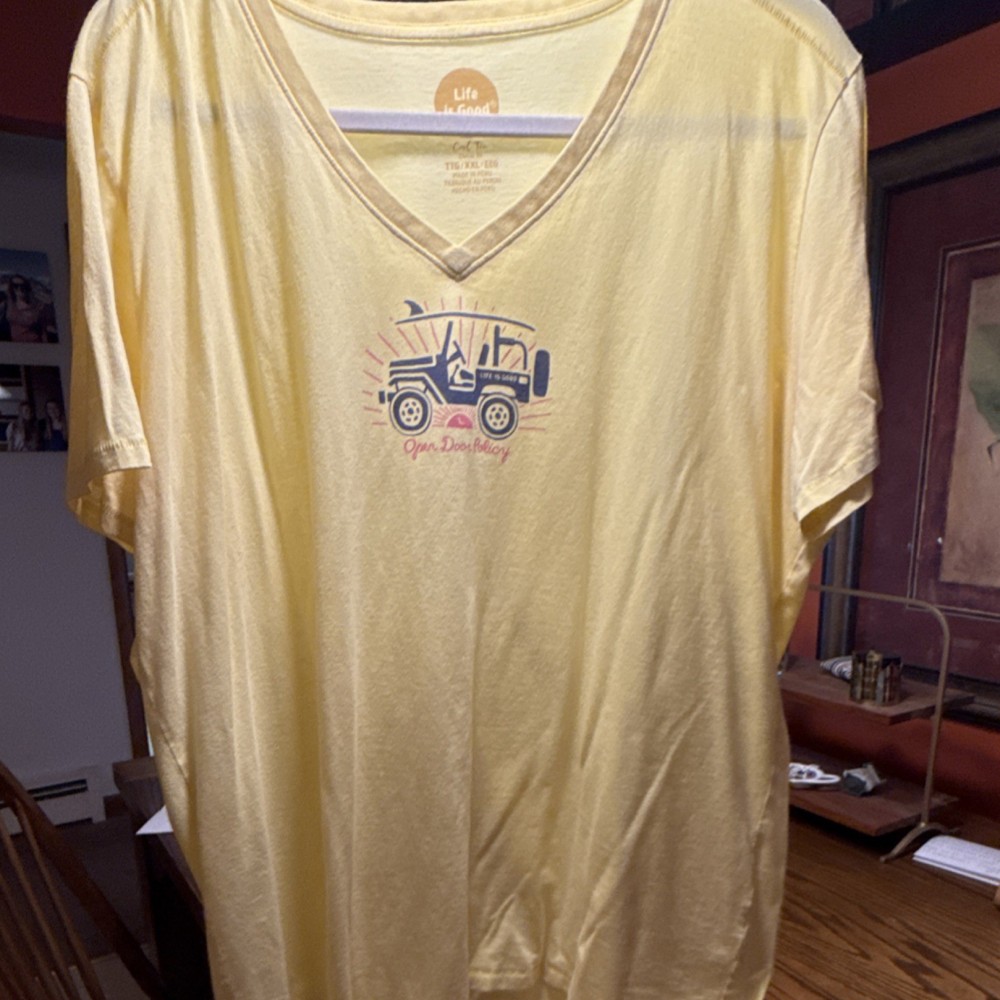 Life is Good Yellow Graphic T-Shirt Women's XXL V-Neck Short Sleeve Cotton
