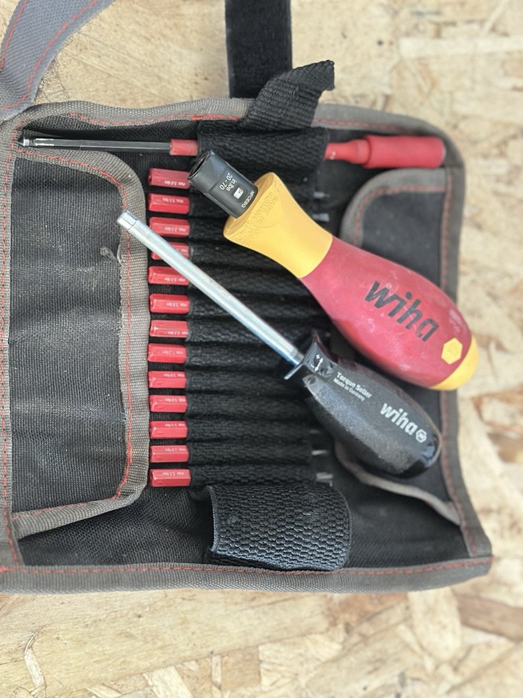 Wiha 16 Piece Screwdriver Set 20-70 in.lbs    NFCE6G