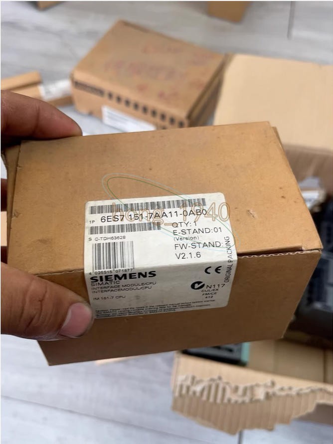 One New 6ES7151-7AA11-0AB0 Siemens 6ES7 151-7AA11-0AB0 Module in box