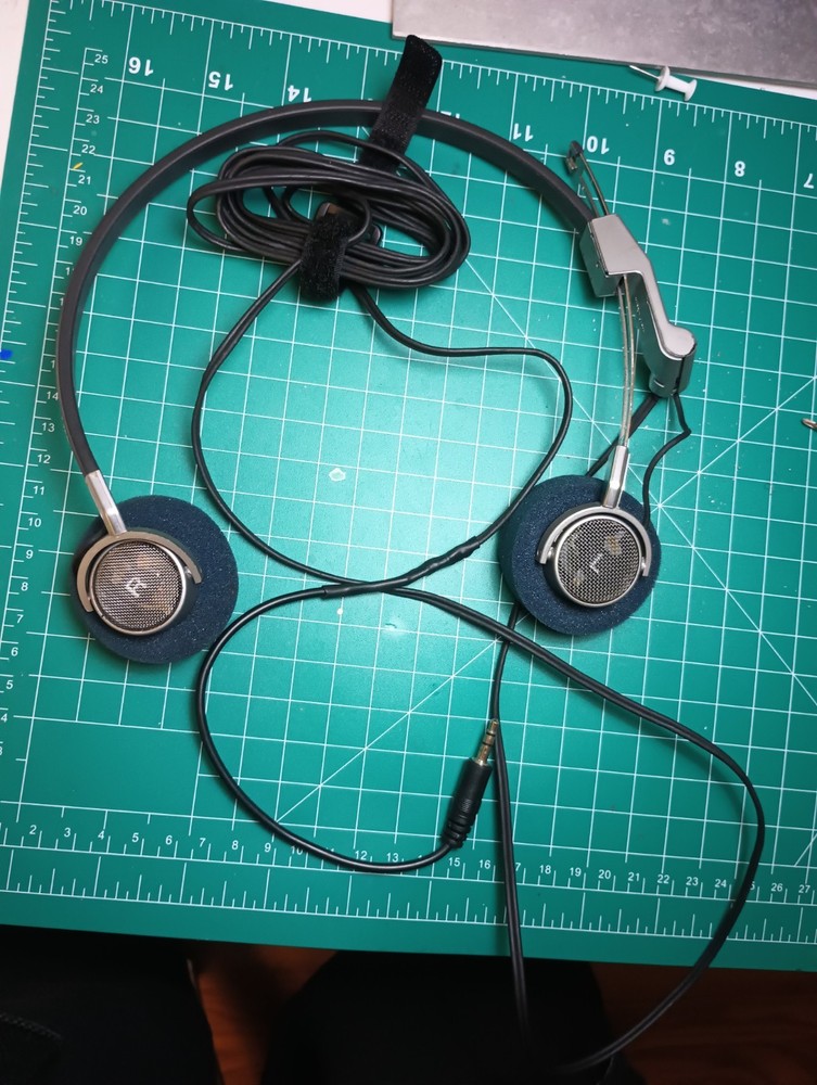 Sony MDR-7 Vintage Headphones in Great Condition with New Sponge Pads
