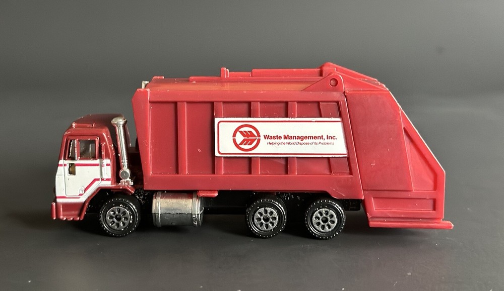 1991 ROAD CHAMPS DELUXE SERIES Diecast Waste Management Peterbuilt Garbage Truck