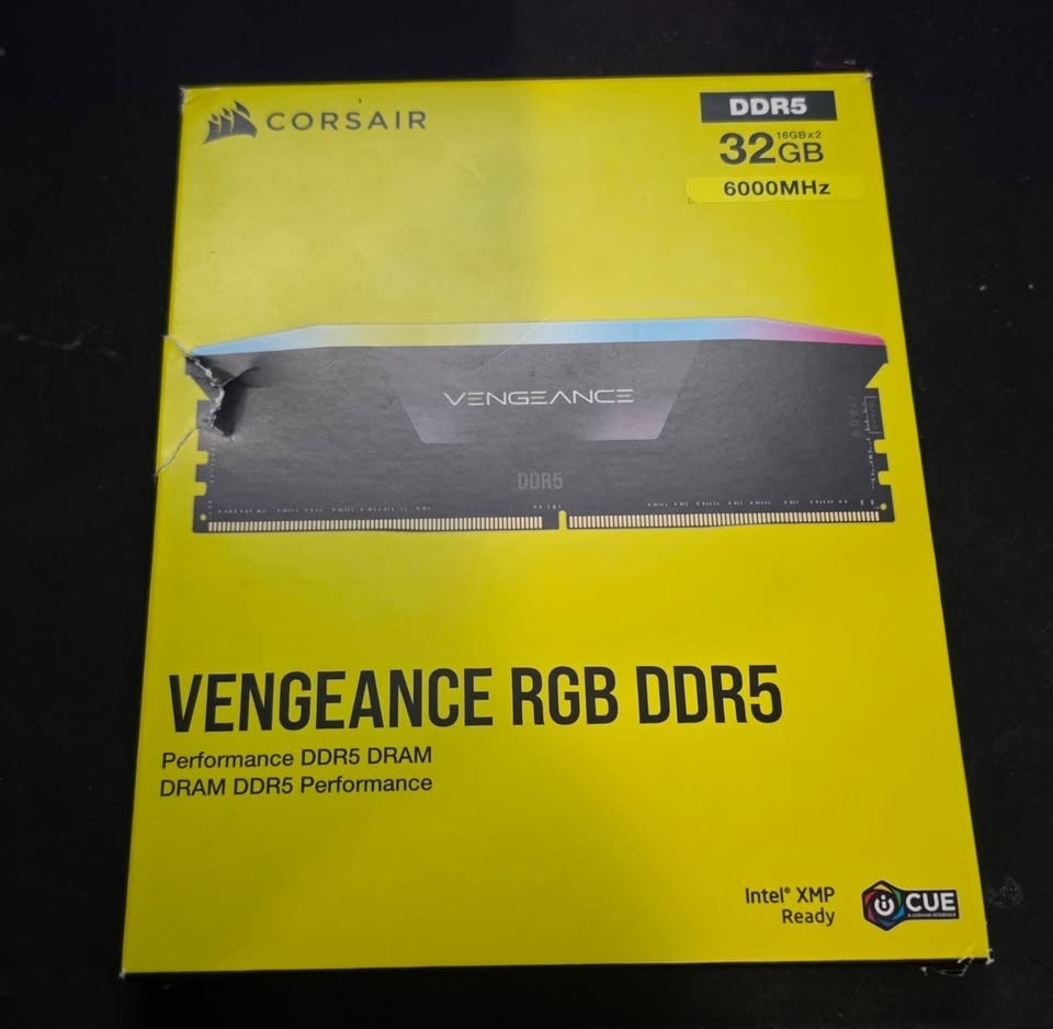 CORSAIR - VENGEANCE RGB 32GB (2x16GB) DDR5 6000MHz C36 AMD EXPO & Intel XMP