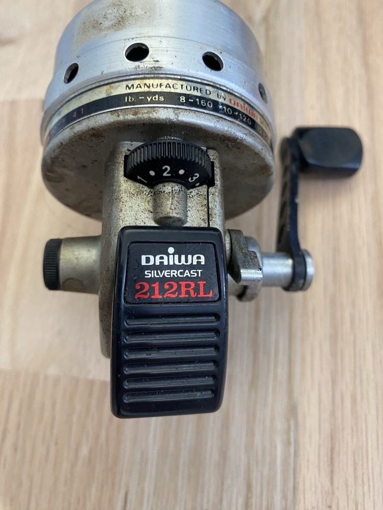 Vintage Diawa Silvercast 212 RL Spin Cast Fishing Reel