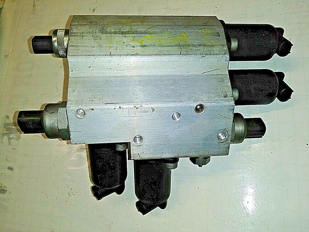 2008 BMW 745i ABS Valve & Module OEM 3720-6758-704 6772 A to Z-image