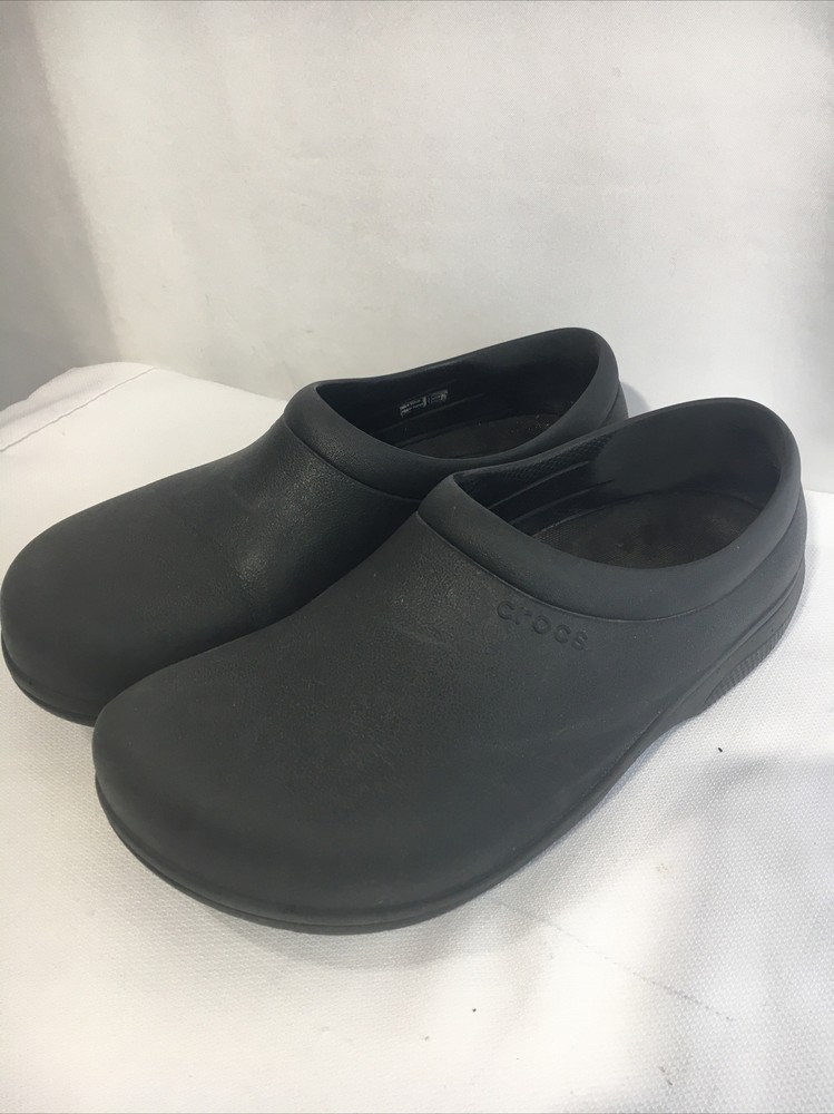 Crocs Black Slip On Clogs Women's size 10 Men's Size 8 Garden Shoes.