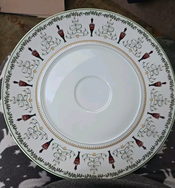 Bernardaud Grenadiers Happy Holiday Limoges~10 3/8