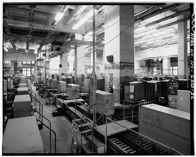 26. SECOND FLOOR, LOOKING SOUTHEAST AT SORTING STATIONS - Grand Central Post