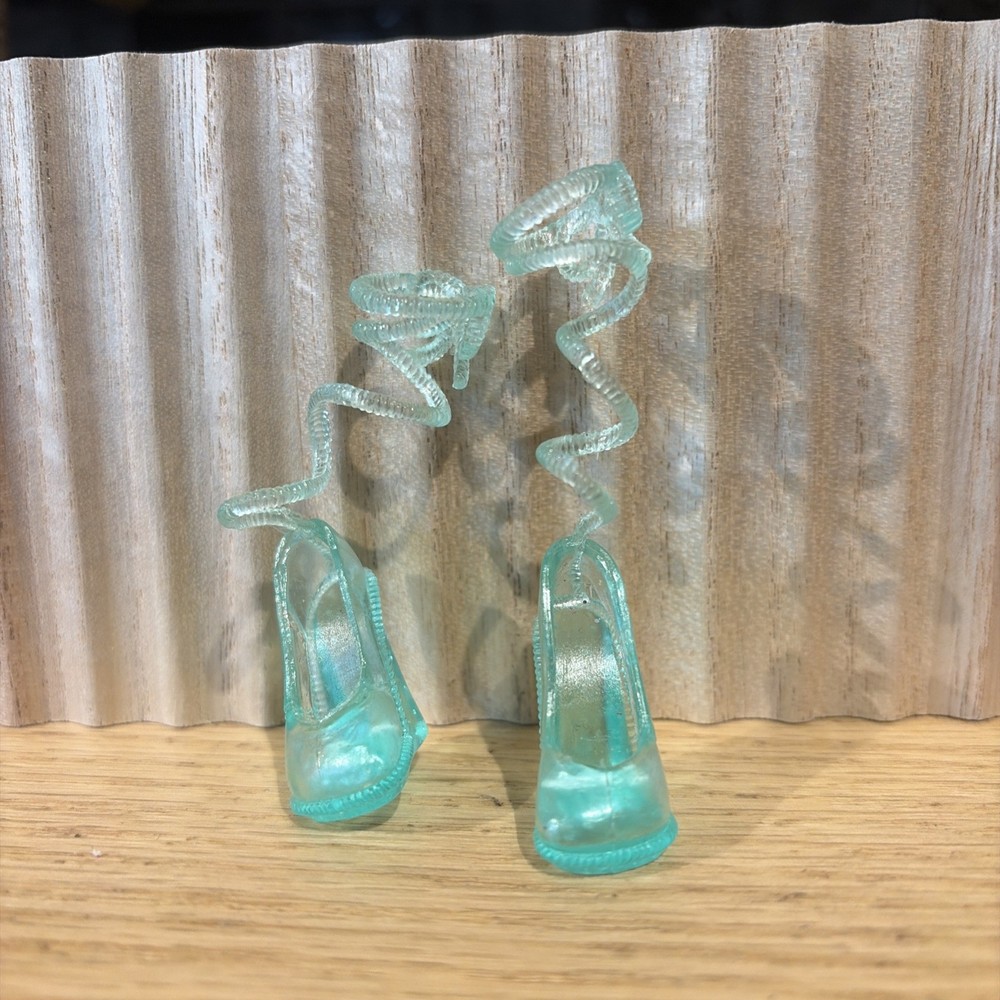 Monster High Doll Lagoona Blue Fashion Pack Aqua Teal Shoes