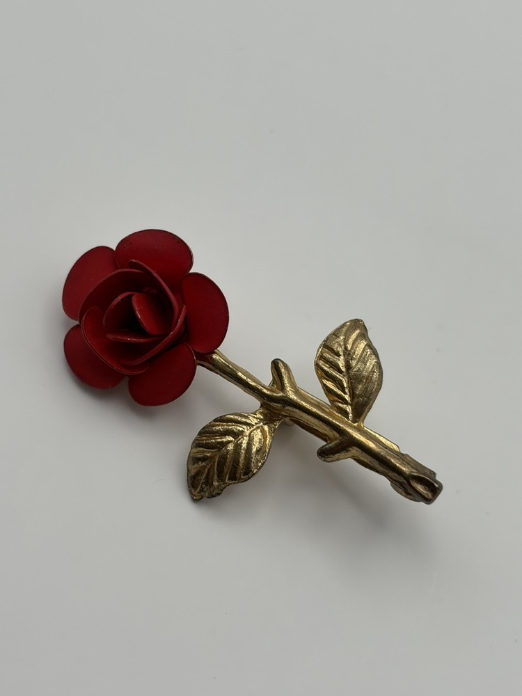 Red Flower Gold Tone Metal Pin Brooch Vintage Love Valentines Day