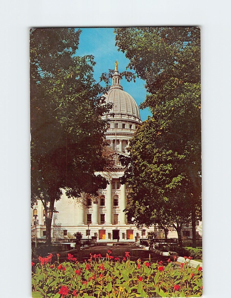 Postcard State Capitol Madison Wisconsin USA