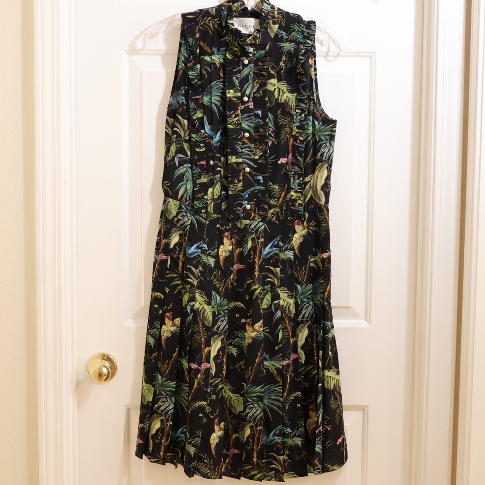 READ Gucci green tropical print pleated silk dress tie GG pearl buttons 6 / M