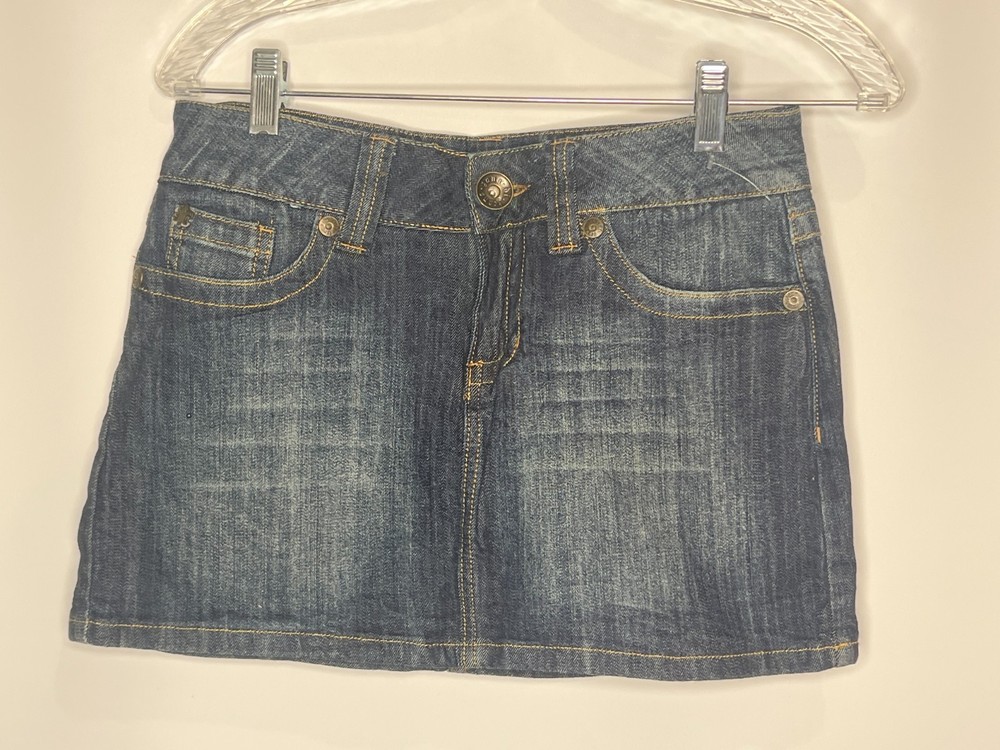 ZT Premium Blue Denim Mini Skirt Size 7 Rhinestone Pockets Stretch Jean