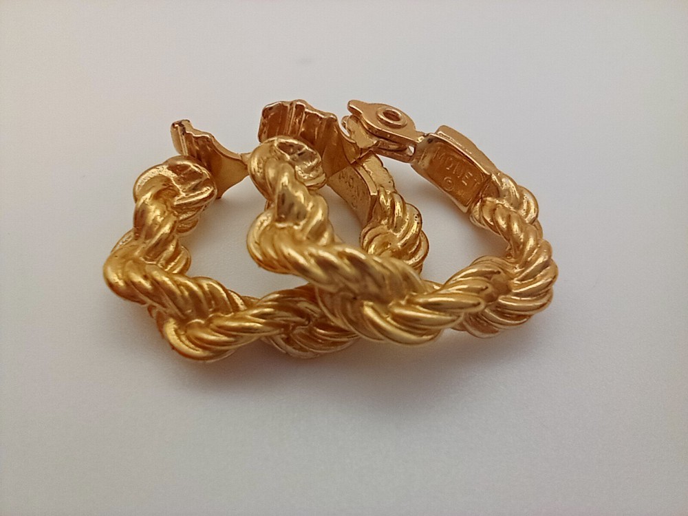 Monet Vintage Twisted Rope Hoop Clip Earrings Gold Tone 1 Inch