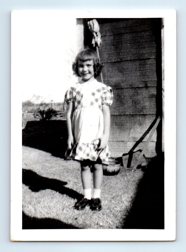 Old Vintage Photo SOLO GIRL IN YARD OUTSIDE HOUSE FOUND PHOTOGRAPH SNAPSHOT