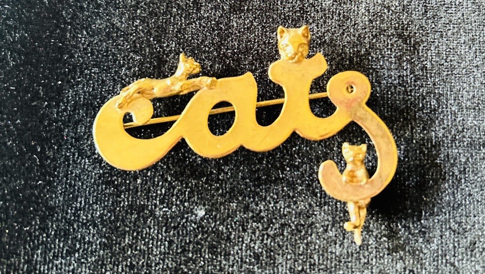 Vintage Playful Cats Brooch Pin