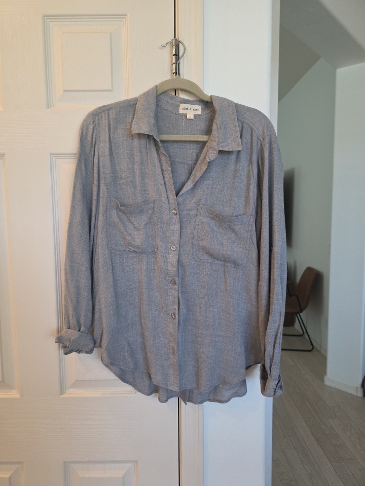 Cloth & Stone Women's Small  Gray Tencel Stone Washed Roll Tab Button Down Shirt