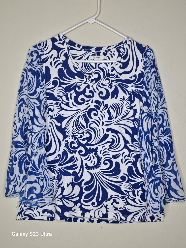 Chico's Women's Blue White Floral Pleated Sleeve Blouse Size 1 US M