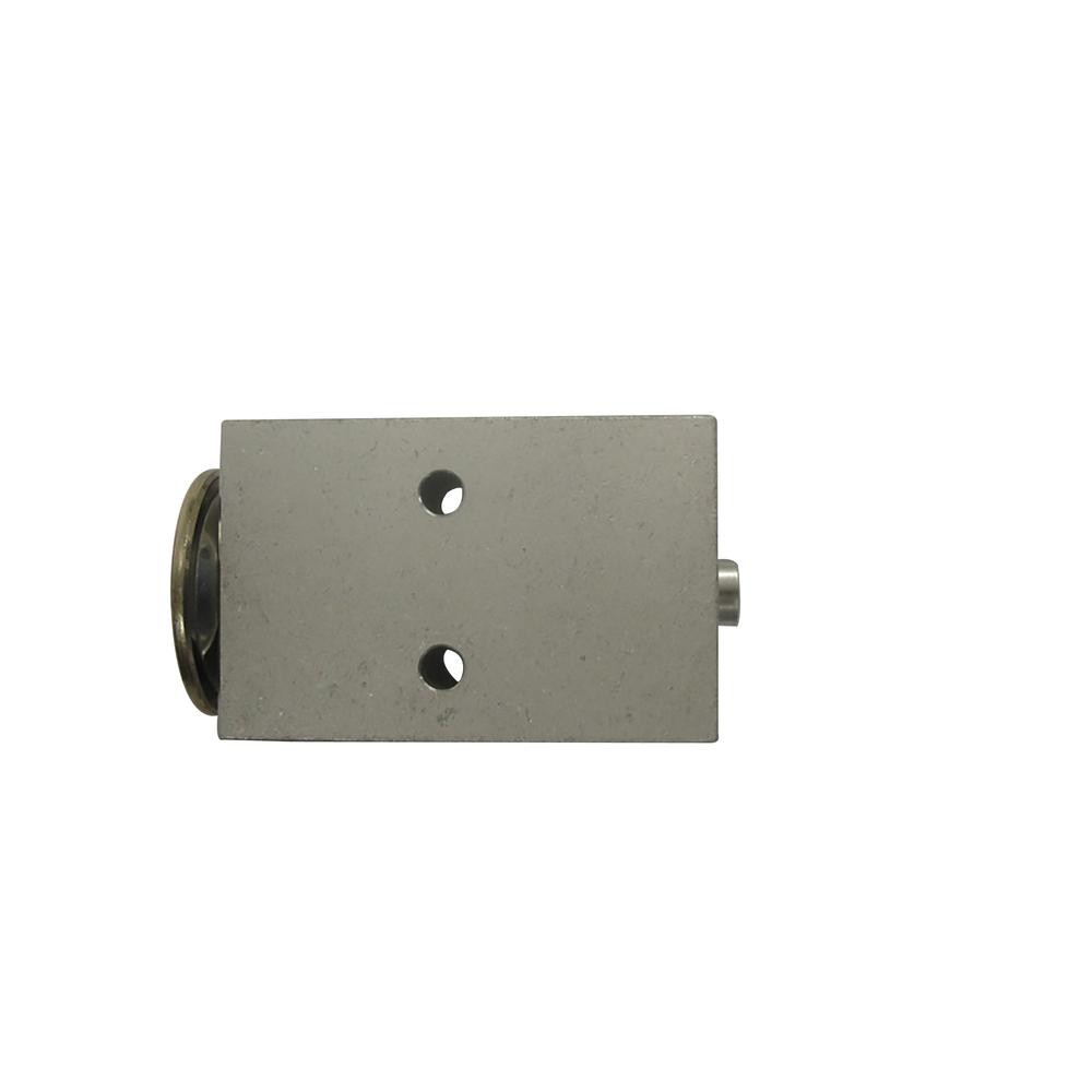 Expansion Valve Fits Gleaner Replaces 71307202
