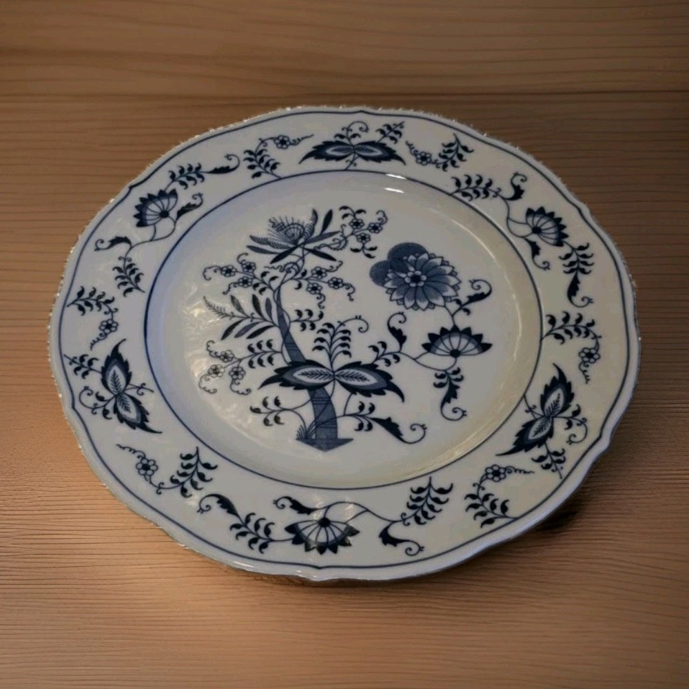 BLUE DANUBE Scalloped Edge 10.25 Inch Dinner Plate Blue Onion Rectangle Mark