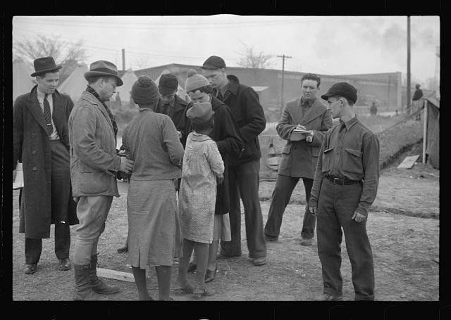 Photo:Marianna Arkansas 1937 Typhoid Inoculation Crowd Medical Scene