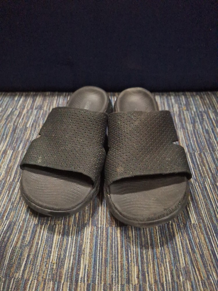 Womens Skechers Sandals Size 9