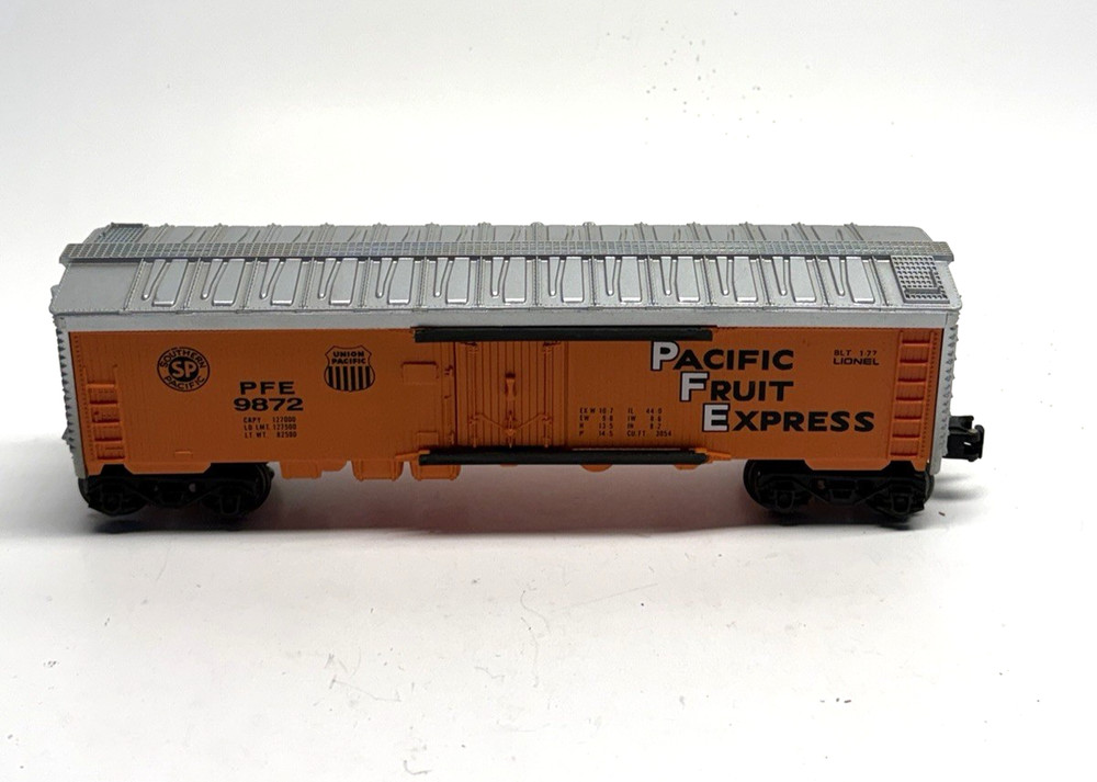 VINTAGE Lionel 6-9872 O Gauge Pacific Fruit Express Billboard Reefer Car LN/Box