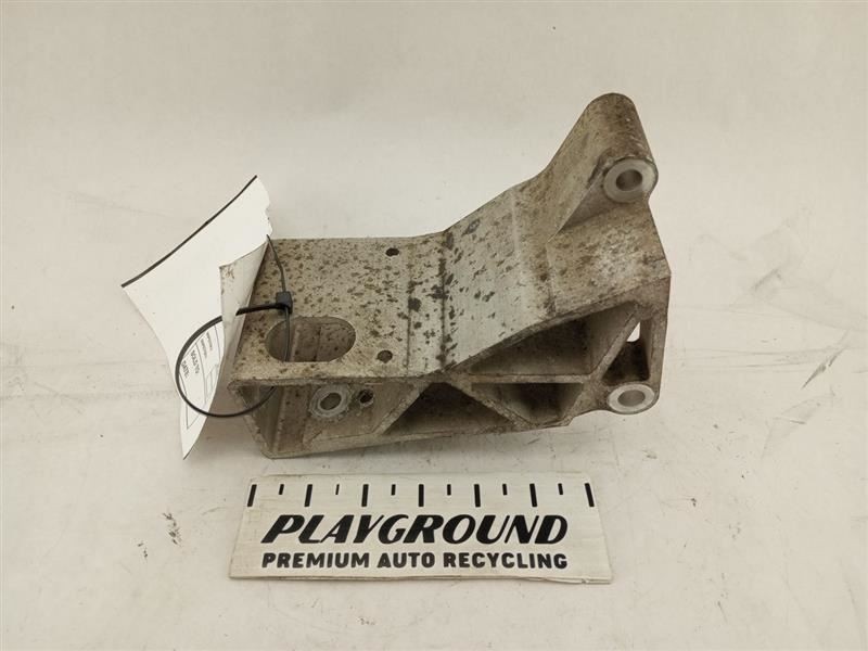 Volvo XC70 V70 Rear Transmission Mount Bracket 2001-2004