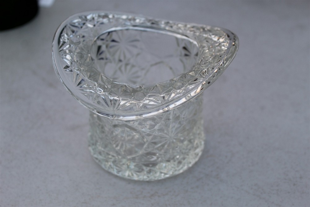 Fenton Glass Top Hat Toothpick 3 1/4 