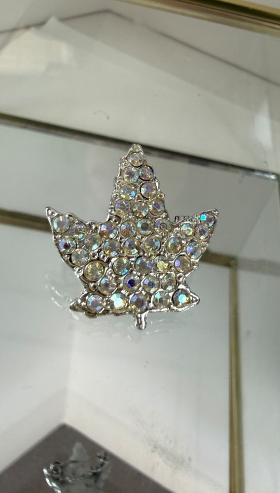 Vintage Aurora Borealis Rhinestone Maple Leaf Brooch | Pin Silver Tone