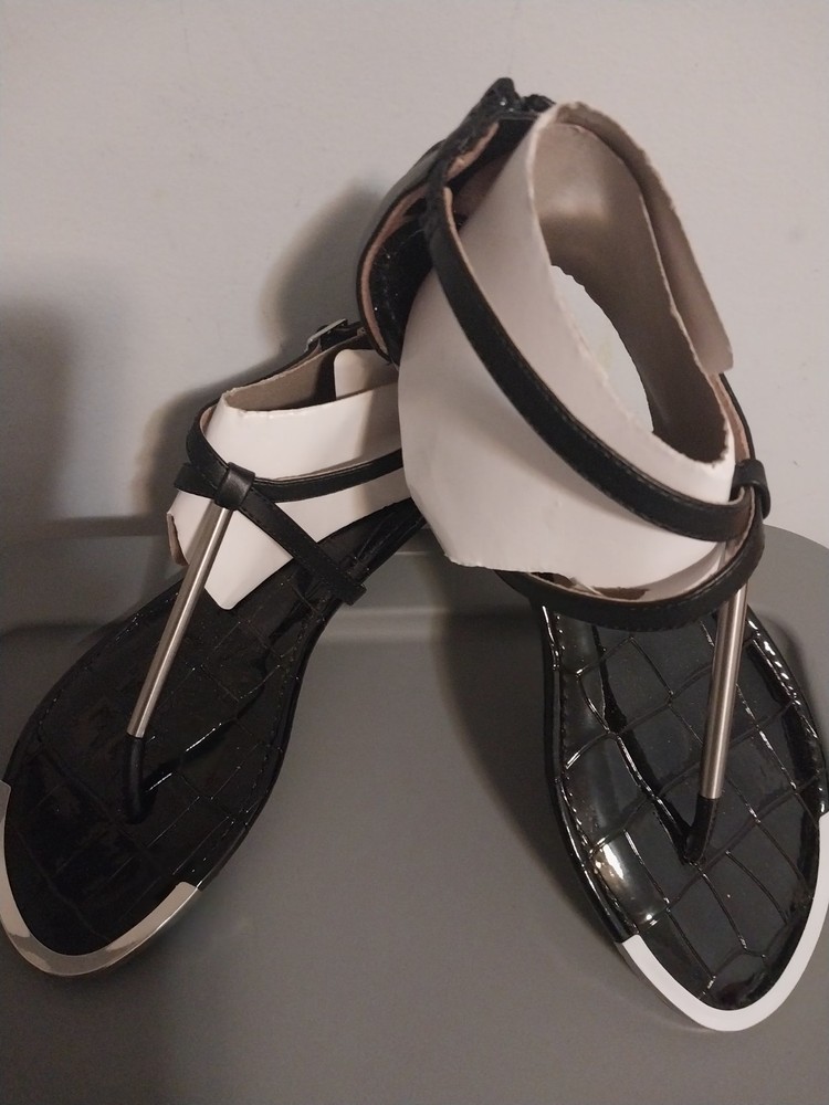 Women's Gold-Tone Sandals Size 9 - Stylish & Comfortable