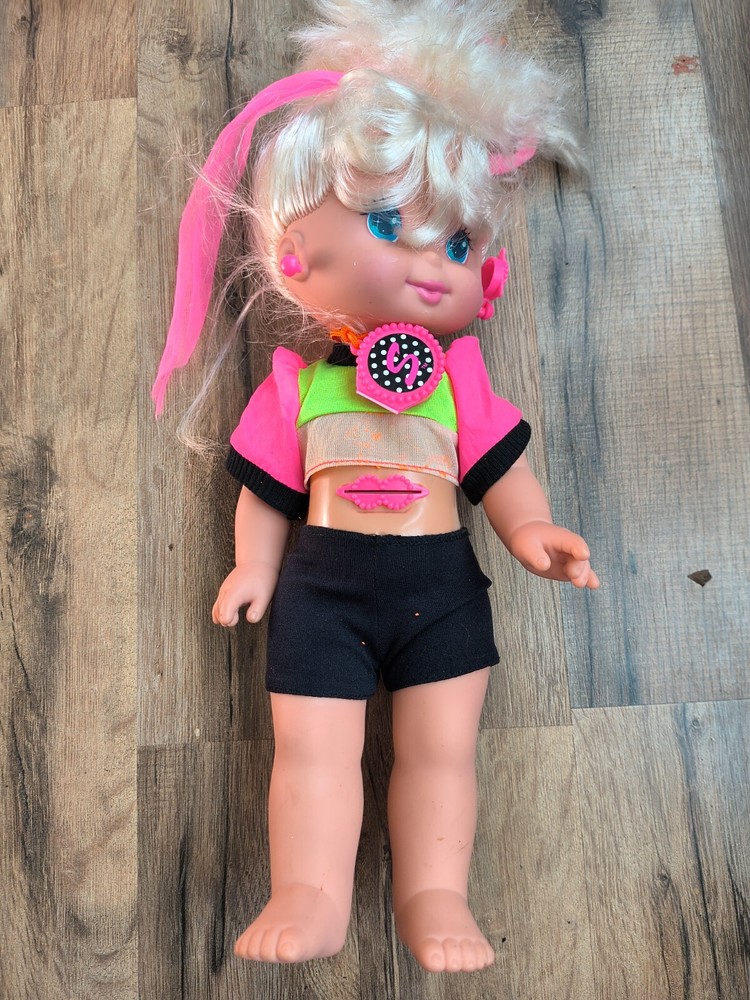 VINTAGE 1992 MATTEL Sally Secrets Doll