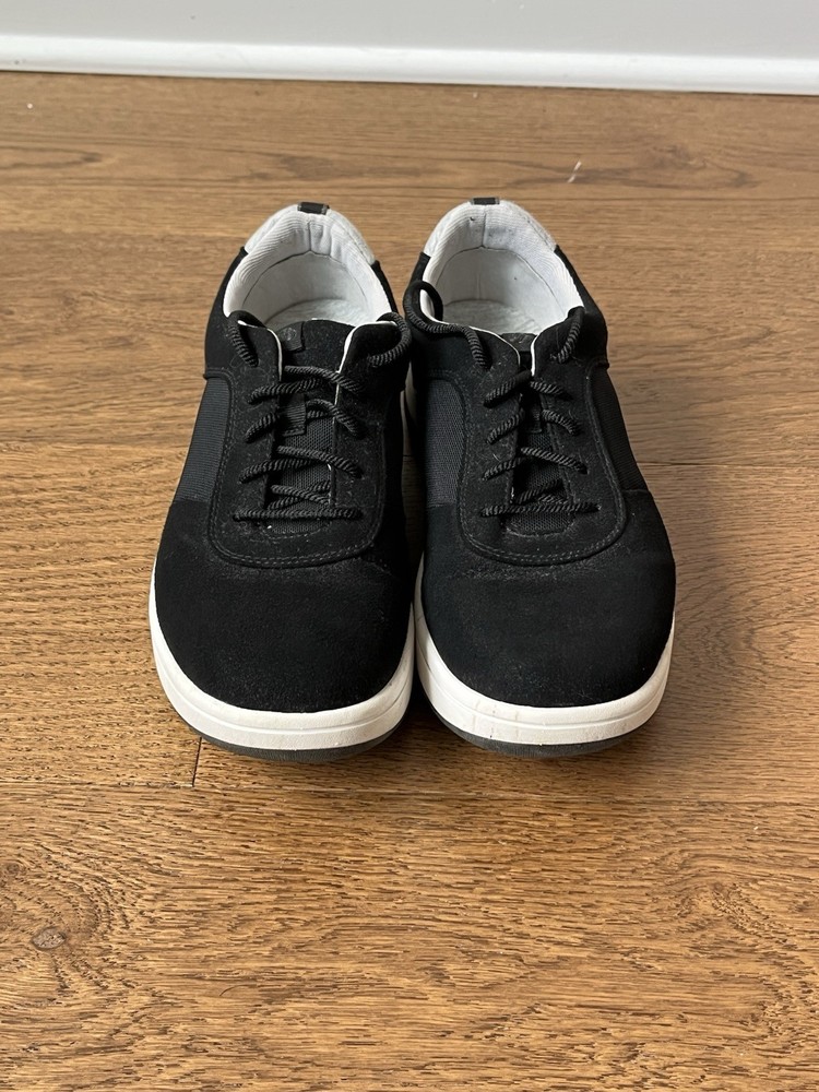 Clarks Cloudsteppers Size 8.5 Black Arla Step Casual Comfort Lace Up Sneakers