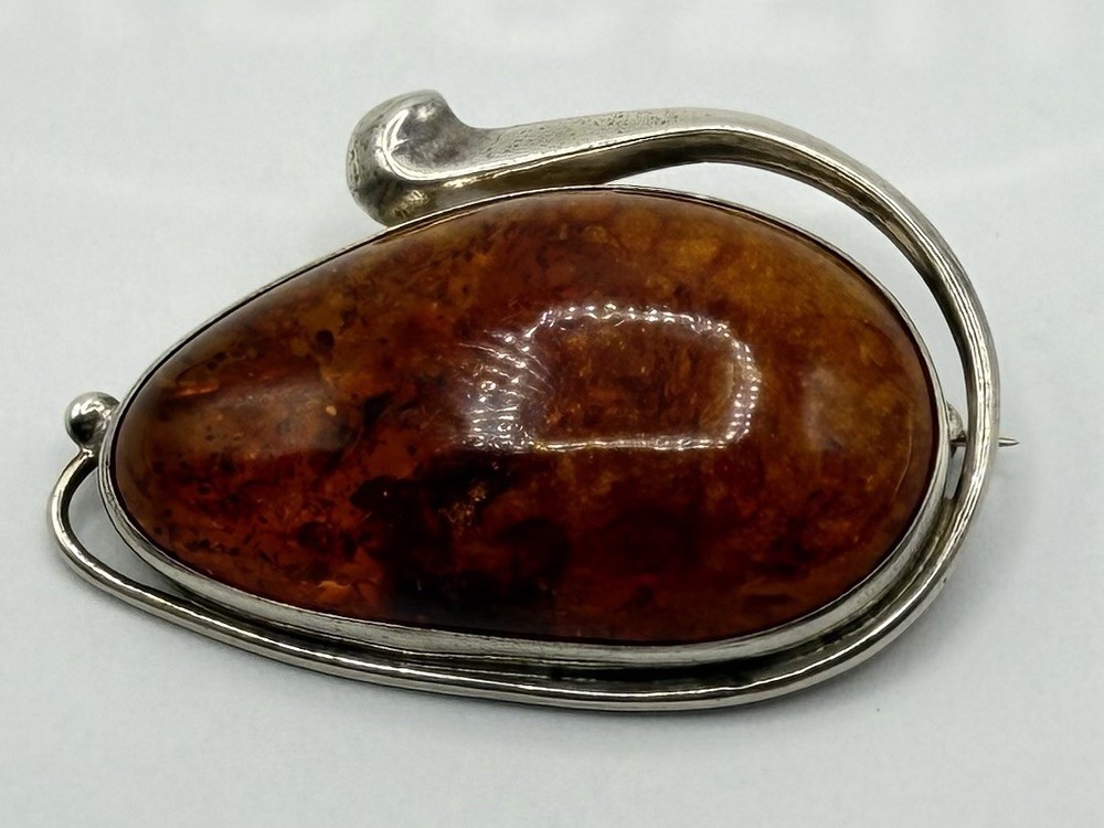 Large Vintage Art Nouveau Sterling Silver Baltic Amber Brooch