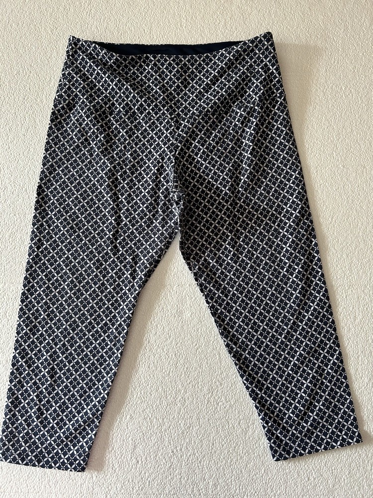 Suave Capri Leggings Size Medium Yoga Pant W Tummy Control Blue Diamond Pants