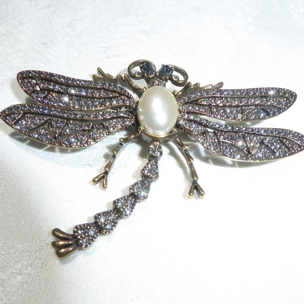 WONDERFUL Signed HEIDI DAUS RHINESTONE FAUX PEARL DRAGONFLY BROOCH NEVER WORN