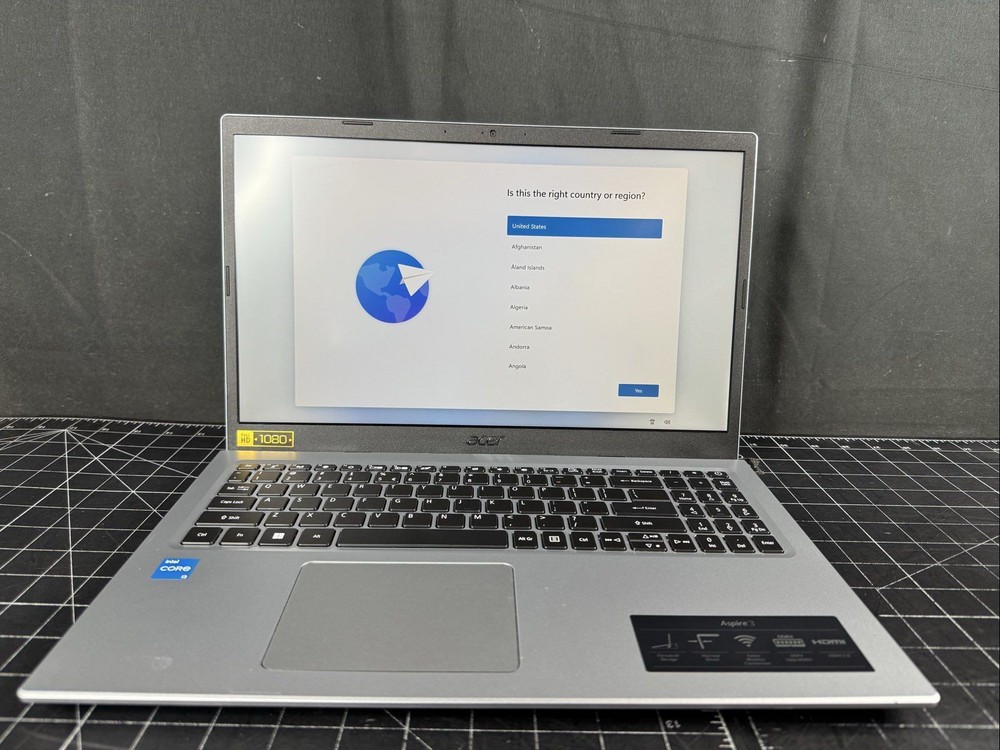 Acer Aspire 3 15.6-inch Laptop with Intel Core i3 8GB RAM 256GB SSD-image