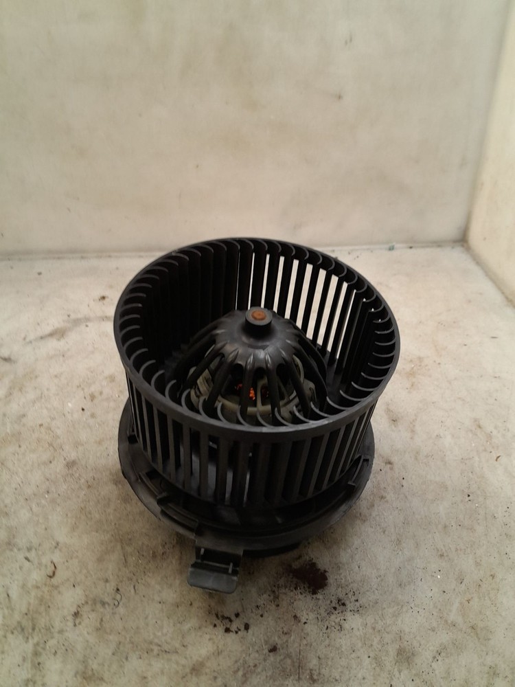 Renault TWINGO II heating fan 7701067982