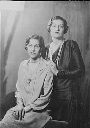Photo:Brandt,Herman,Mrs,portrait photographs,women,Arnold Genthe,1927