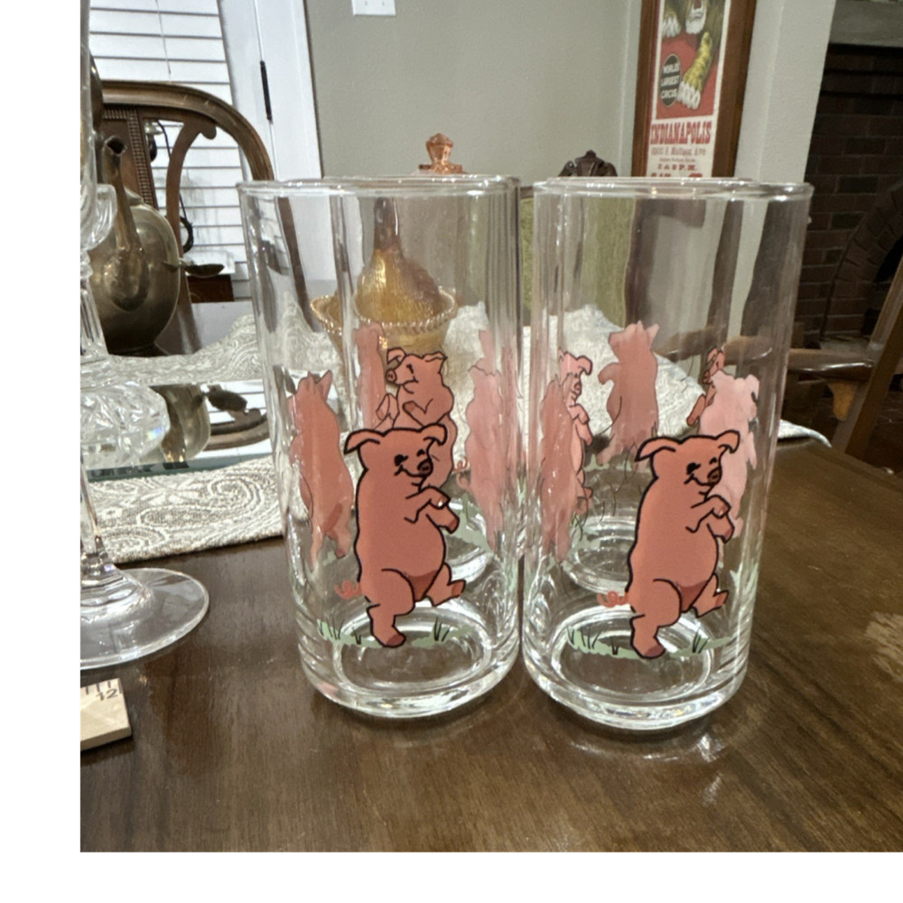 Set of 4 Clear Glass Pig Decorated Tumbler Glasses Pink & Green Graphics