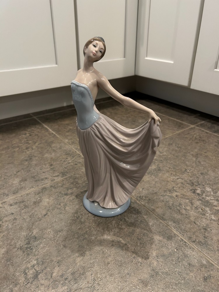 Lladro Figurine The Dancer # 5050 Great Condition No Box