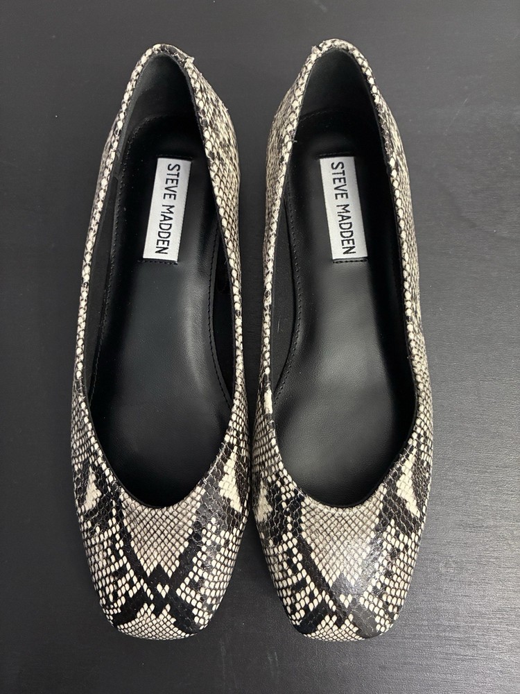 Women's Shoe Steve Madden snake print Slip On Flat Loafer Size 6.5 Cream Black