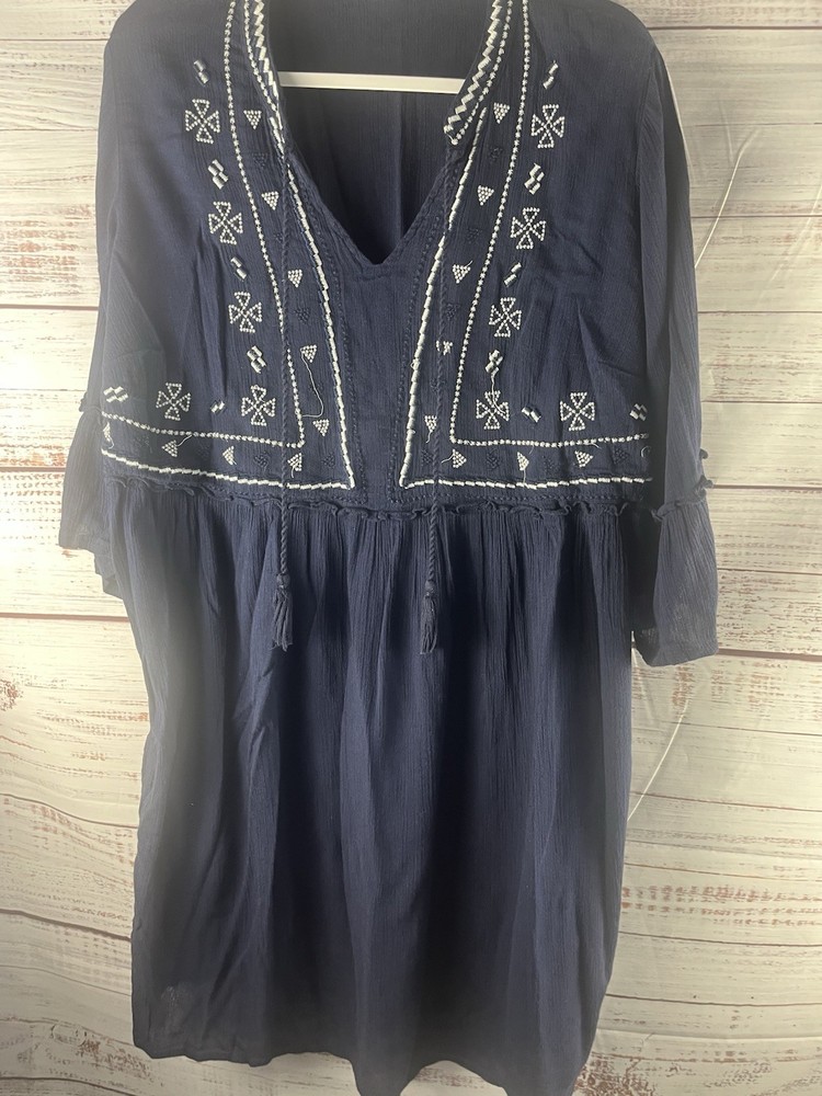 Crown & Ivy Curvy Blouse Women’s 3X Blue Ruffled Sleeve Embroidered Flowy